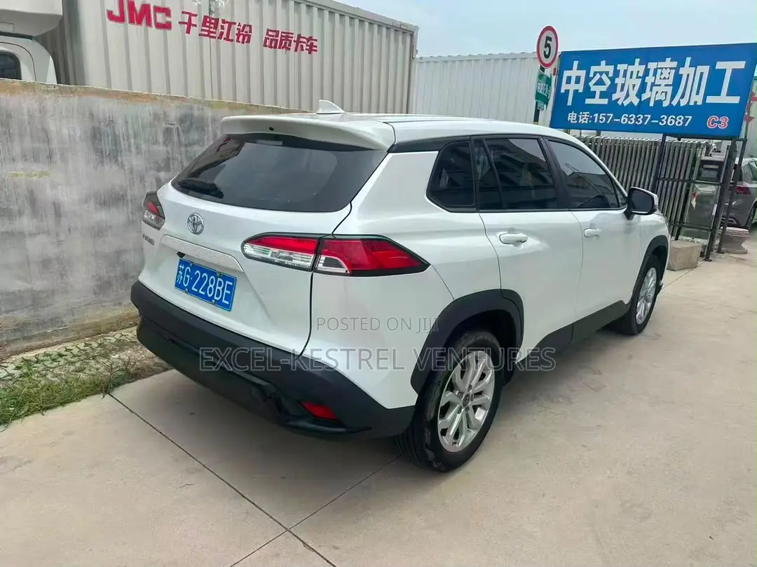 Toyota Frontlander 2.0 Petrol FWD 2022 White