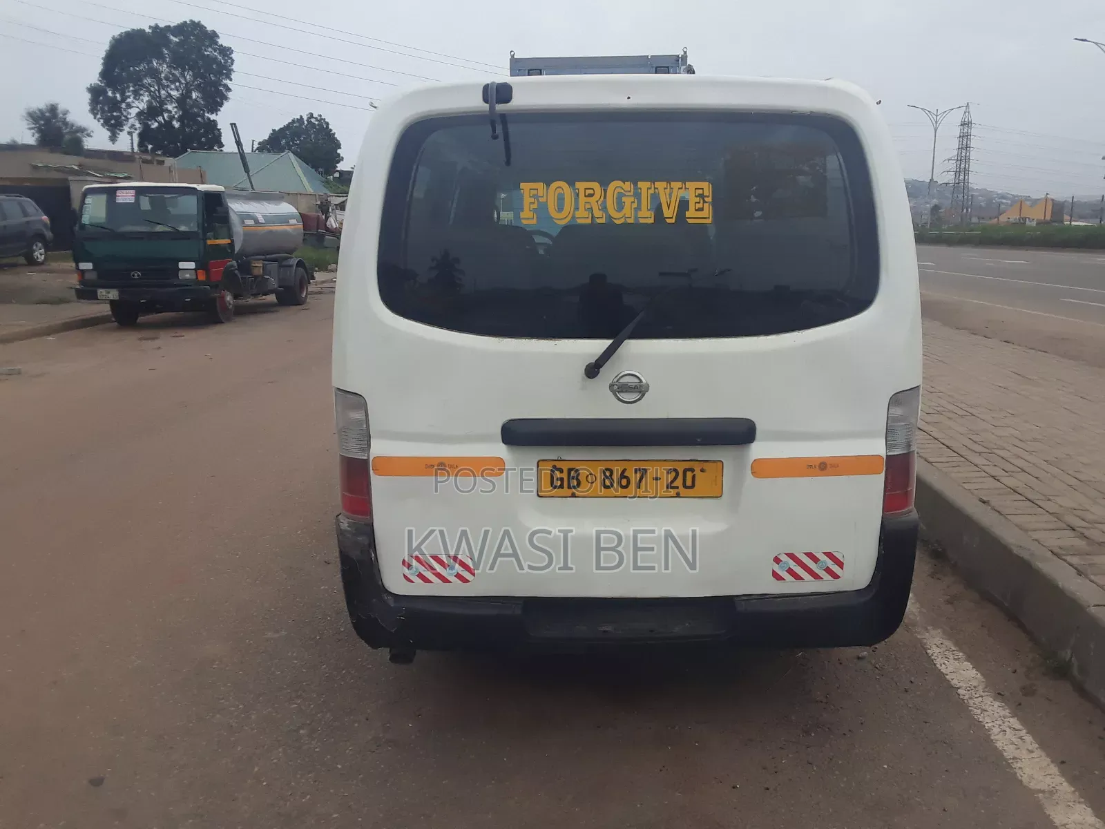 Nissan Caravan (Urvan) 2004 White
