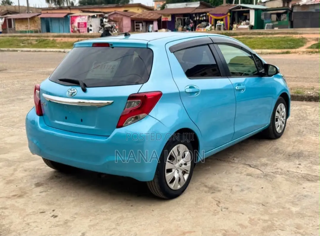Toyota Vitz 1.3 FWD 5dr 2015 Blue