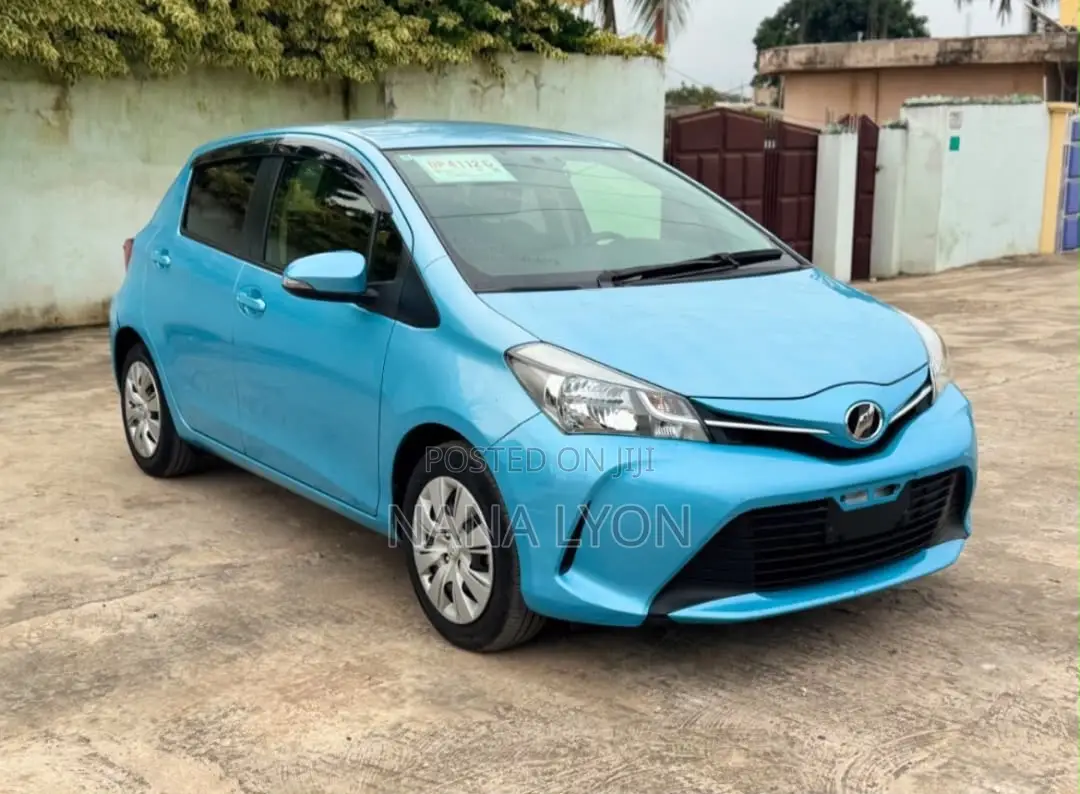 Toyota Vitz 1.3 FWD 5dr 2015 Blue