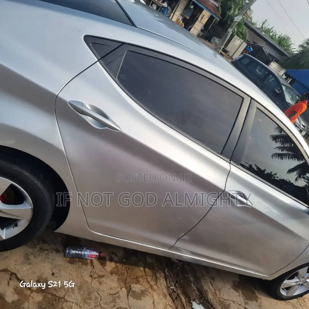 Hyundai Elantra 2014 Silver