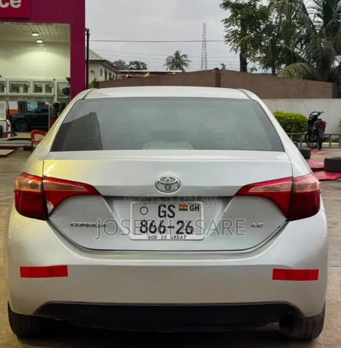 Toyota Corolla 2017 Silver