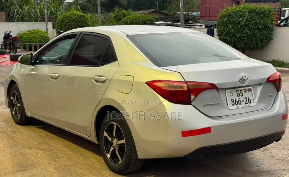 Toyota Corolla 2017 Silver