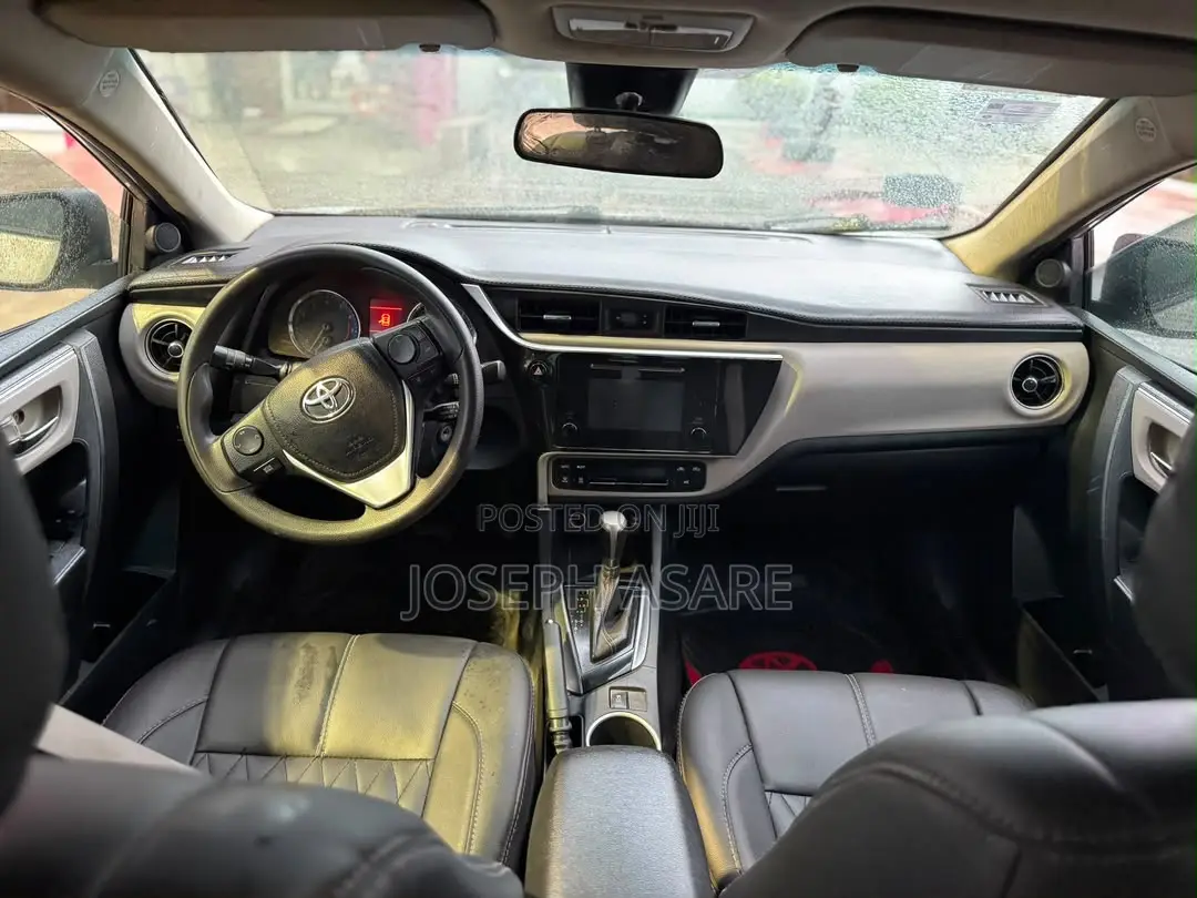 Toyota Corolla 2017 Silver