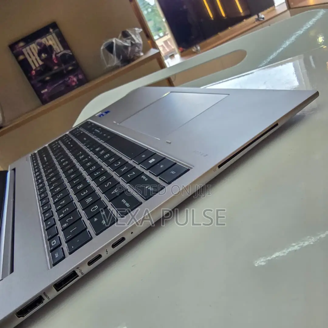 Laptop HP ZBook Firefly 16 G10 16GB Intel Core i7 SSD 512GB