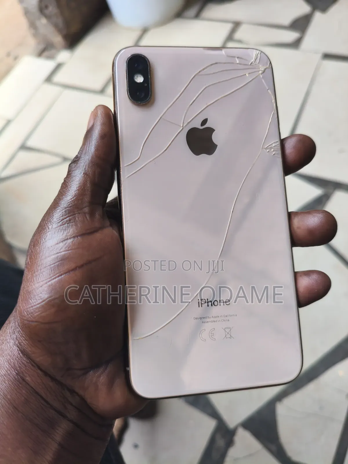 Apple iPhone XR 64 GB Gold