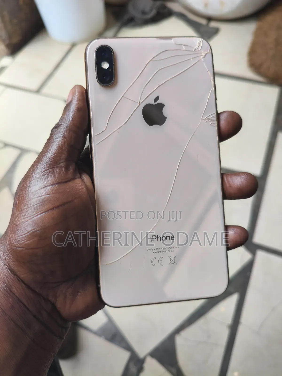 Apple iPhone XR 64 GB Gold