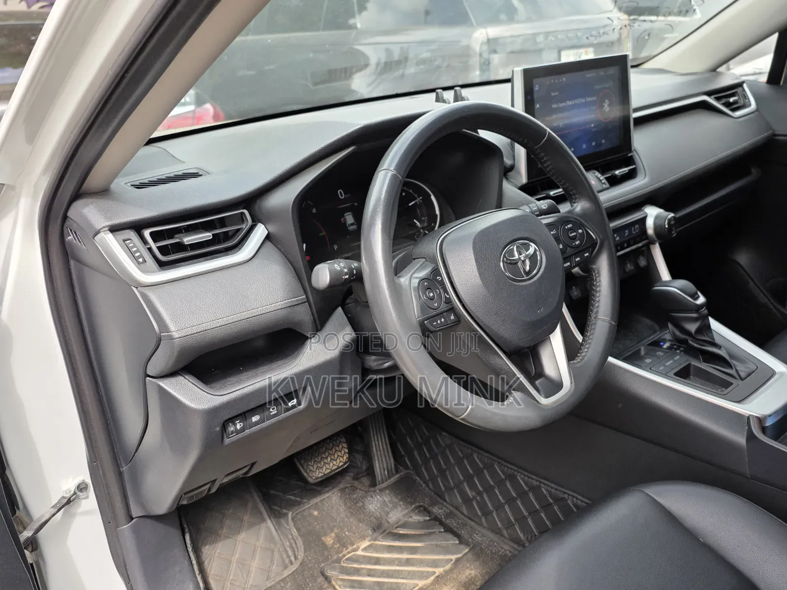 Toyota RAV4 2023 White