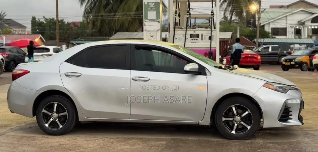Toyota Corolla 2017 Silver