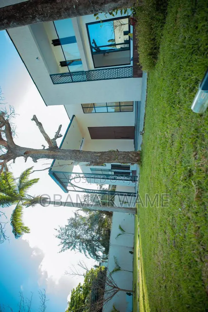 12bdrm Mansion in Laryea Homes, US Embassy Area for sale