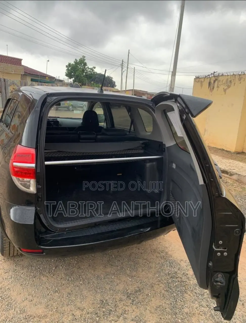 Toyota Vanguard 2012 Black