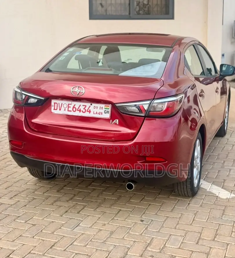 Toyota Yaris iA 1.5 FWD 2016 Red