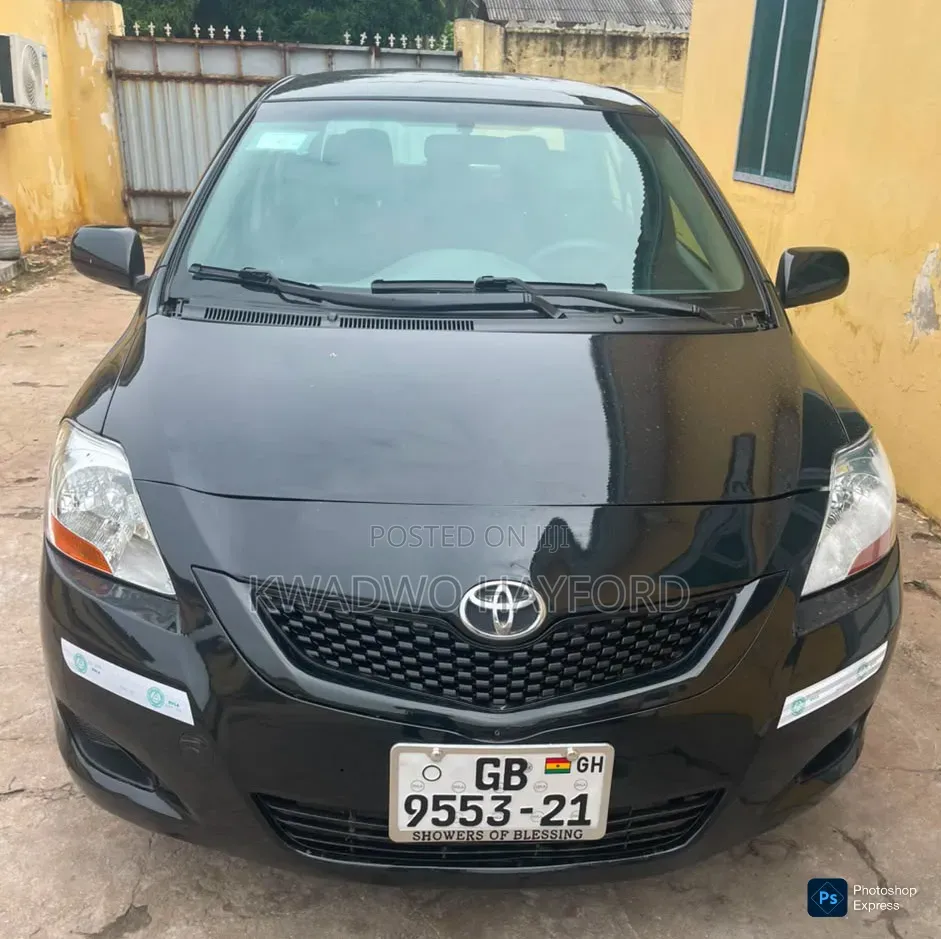 Toyota Yaris 2010 Black