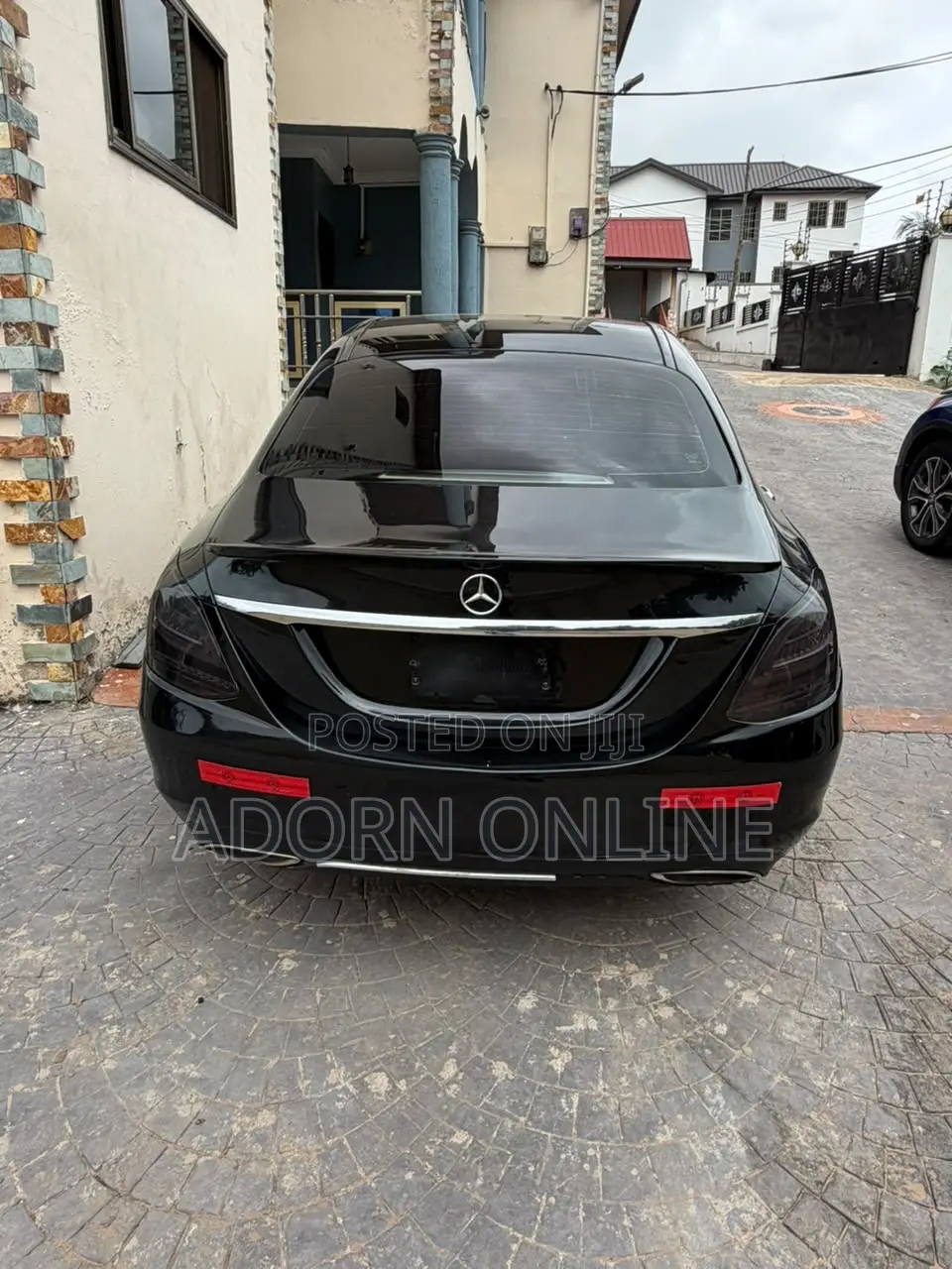 Mercedes-Benz C300 2018 Black