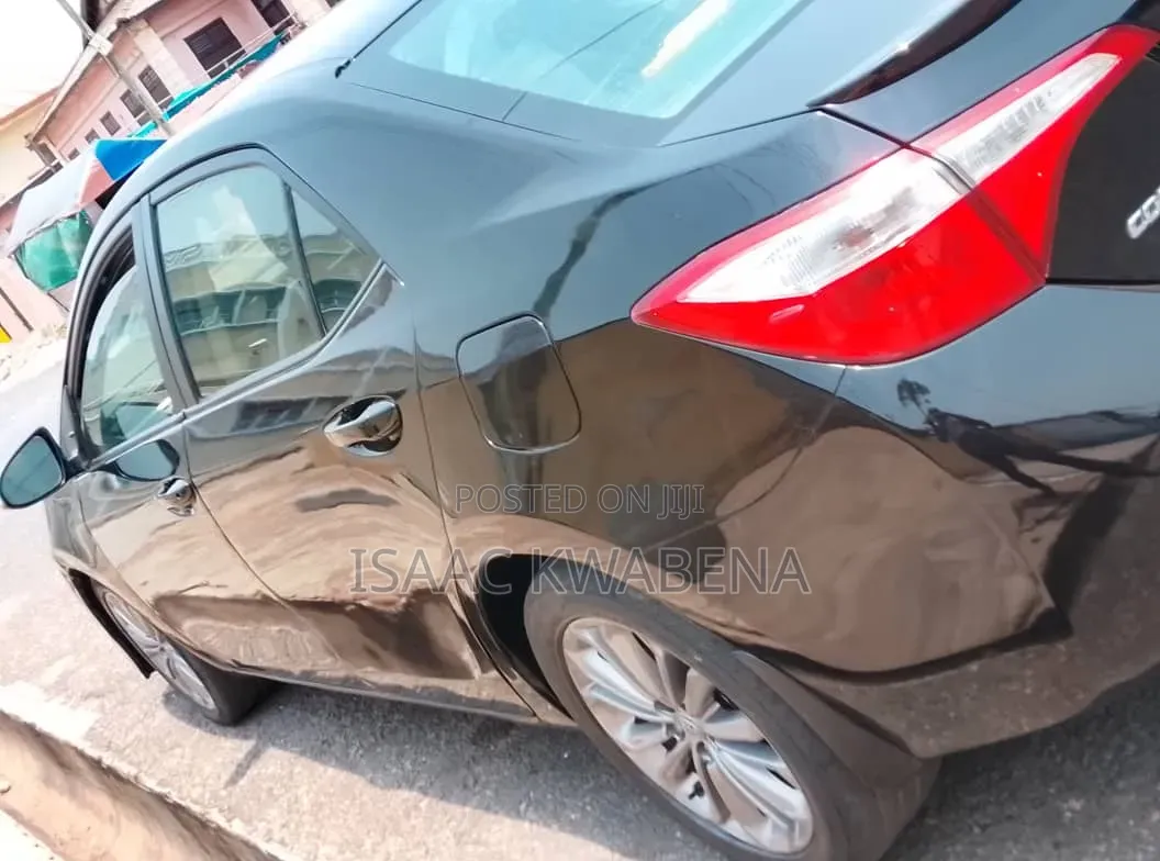 Toyota Corolla 2016 Black