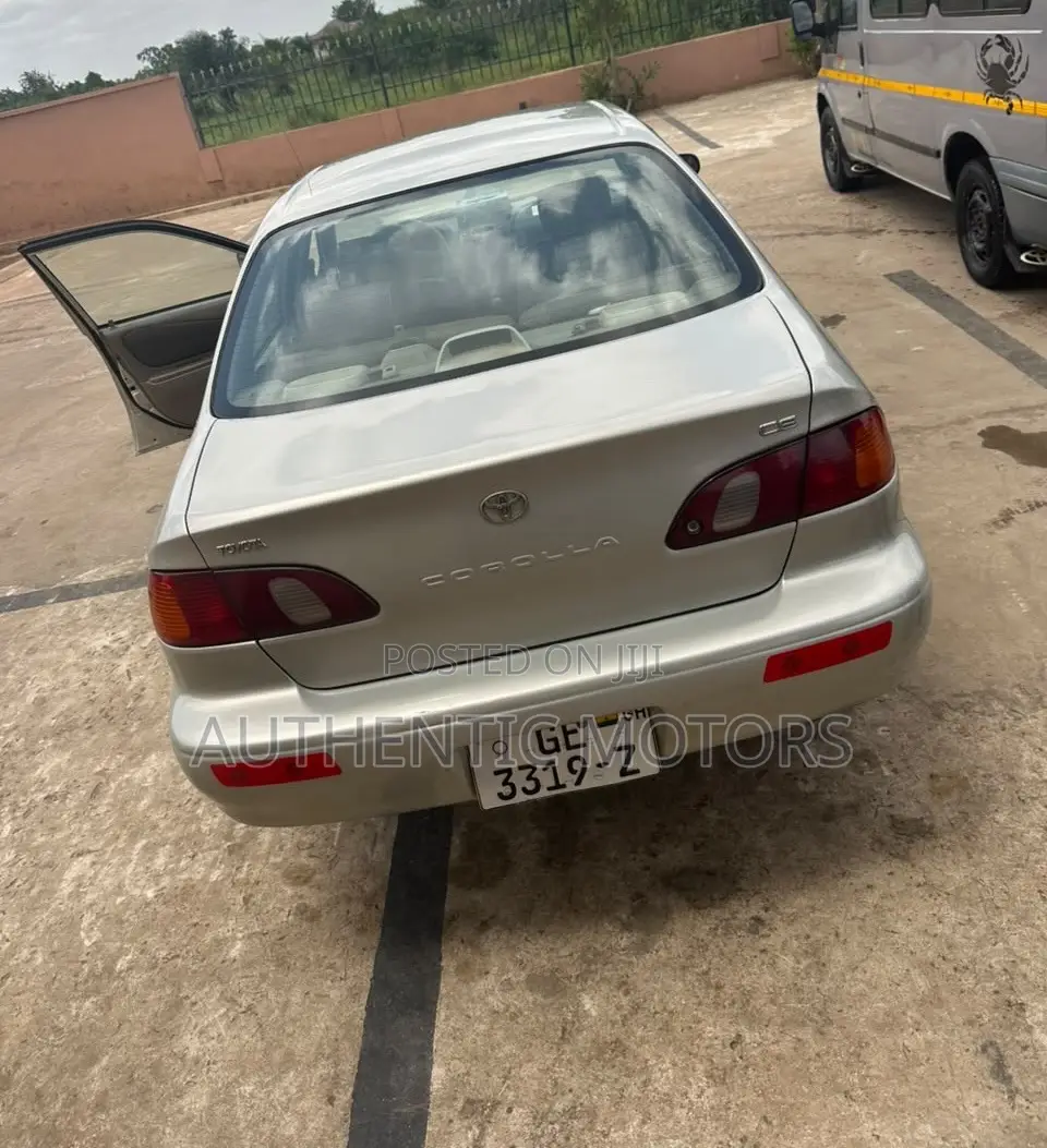 Toyota Corolla 1.6 Sedan 2002 Ivory