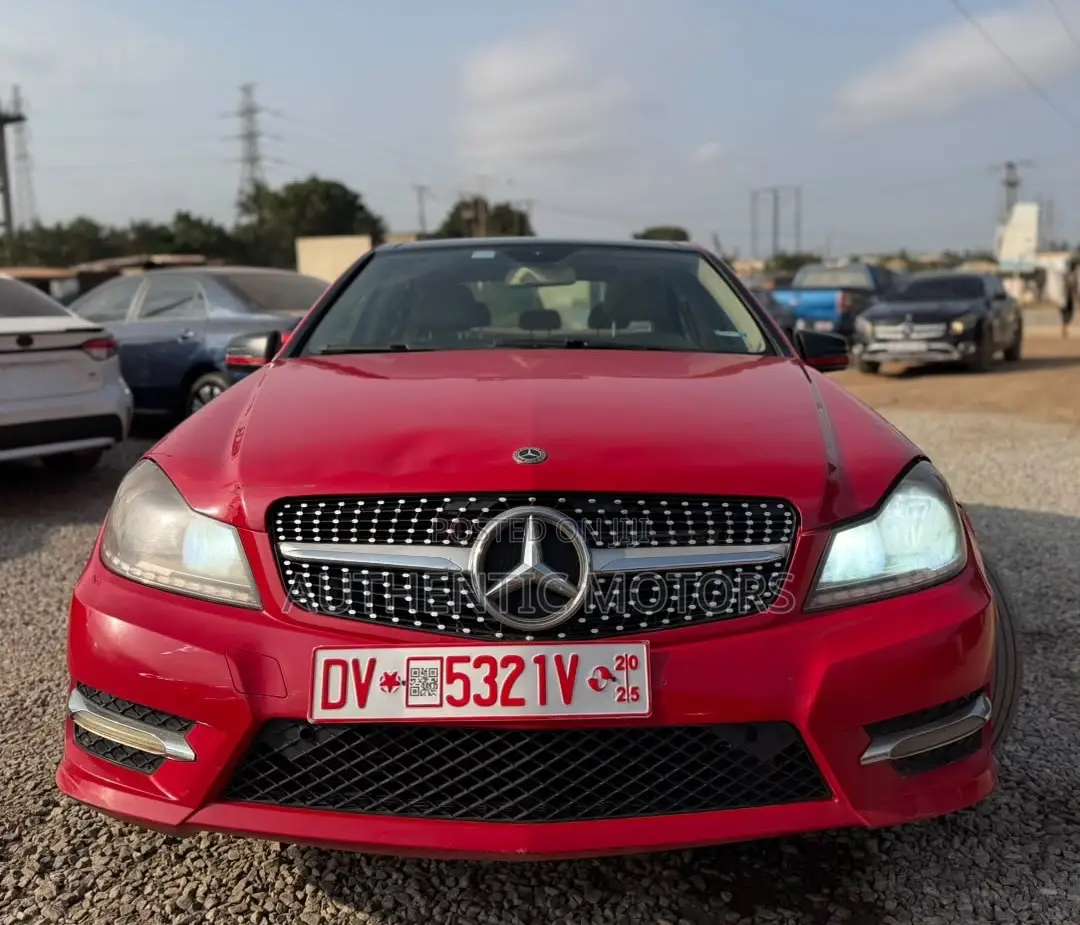 Mercedes-Benz C250 2014 Red