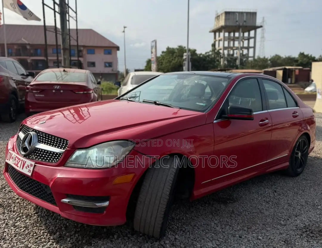 Mercedes-Benz C250 2014 Red