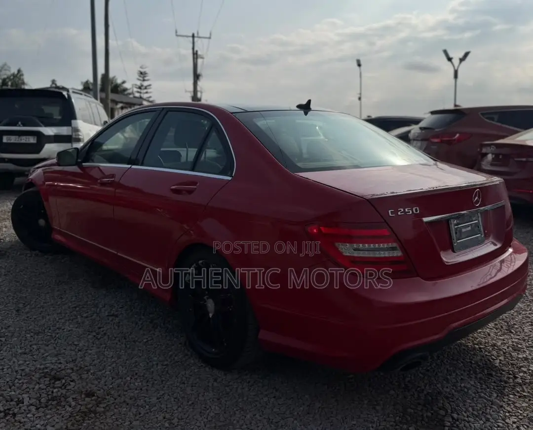 Mercedes-Benz C250 2014 Red