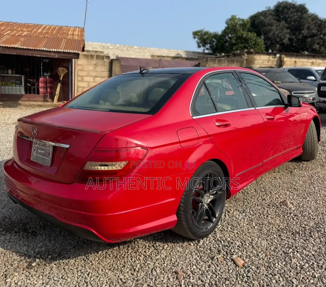 Mercedes-Benz C250 2014 Red