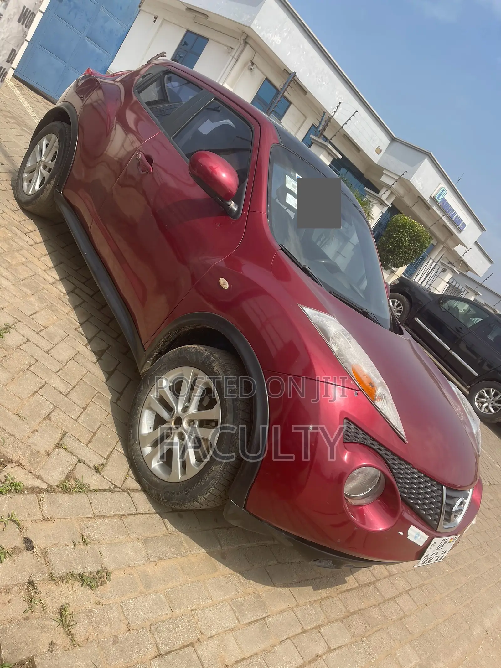 Nissan Juke SV 4dr Hatchback AWD (1.6L 4cyl Turbo CVT) 2015 Burgundy
