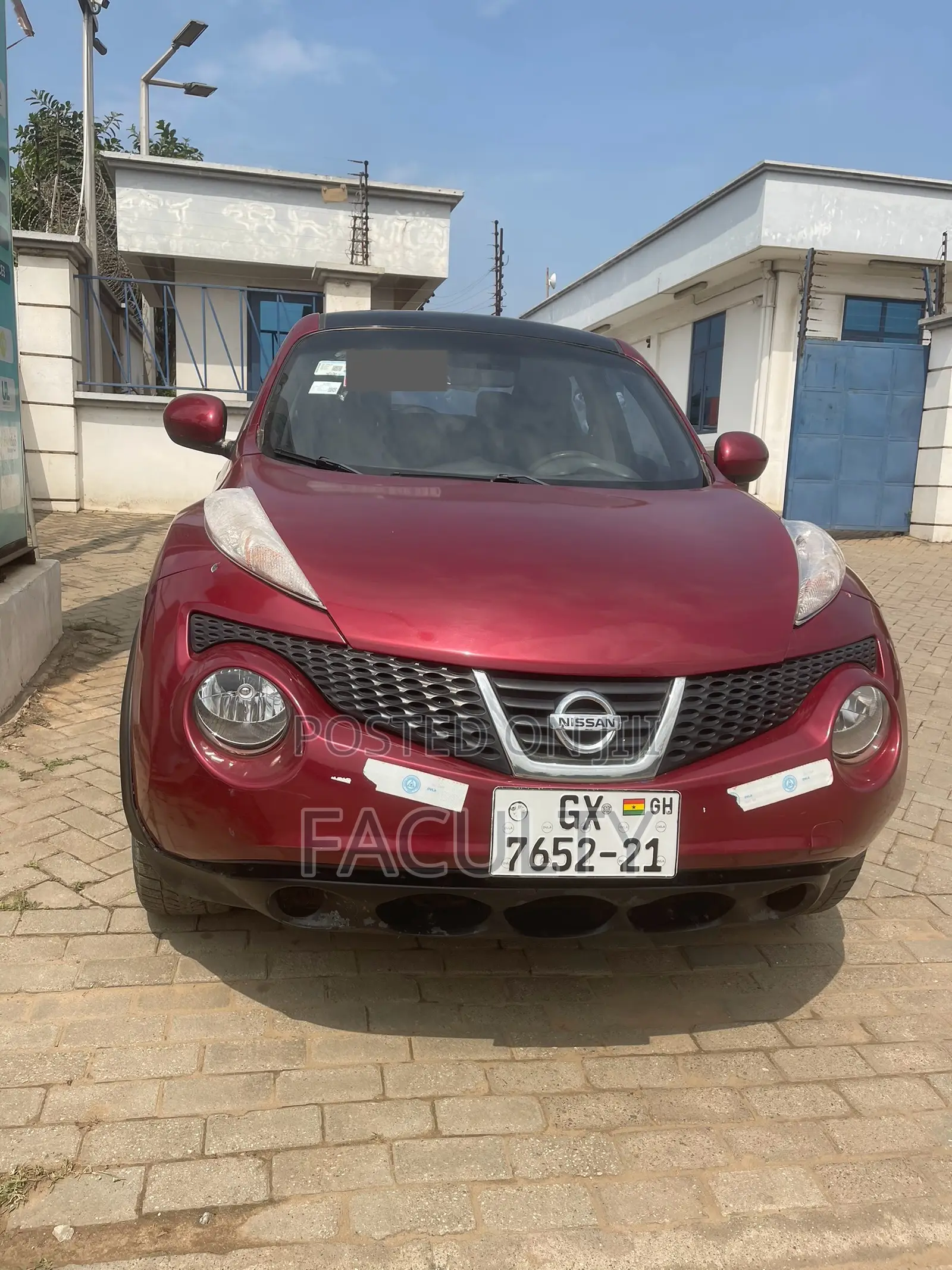 Nissan Juke SV 4dr Hatchback AWD (1.6L 4cyl Turbo CVT) 2015 Burgundy