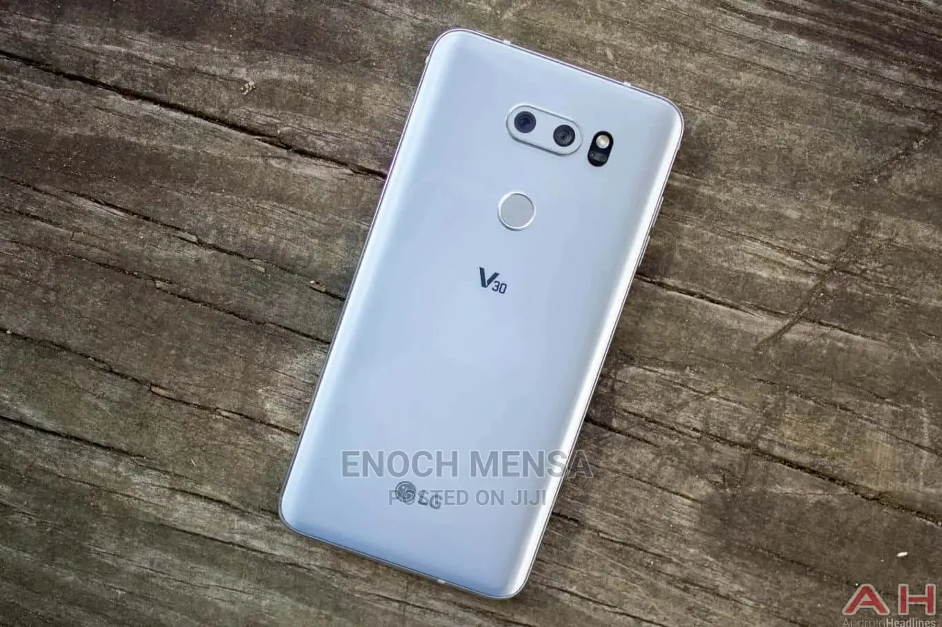 New LG V30 64 GB Black