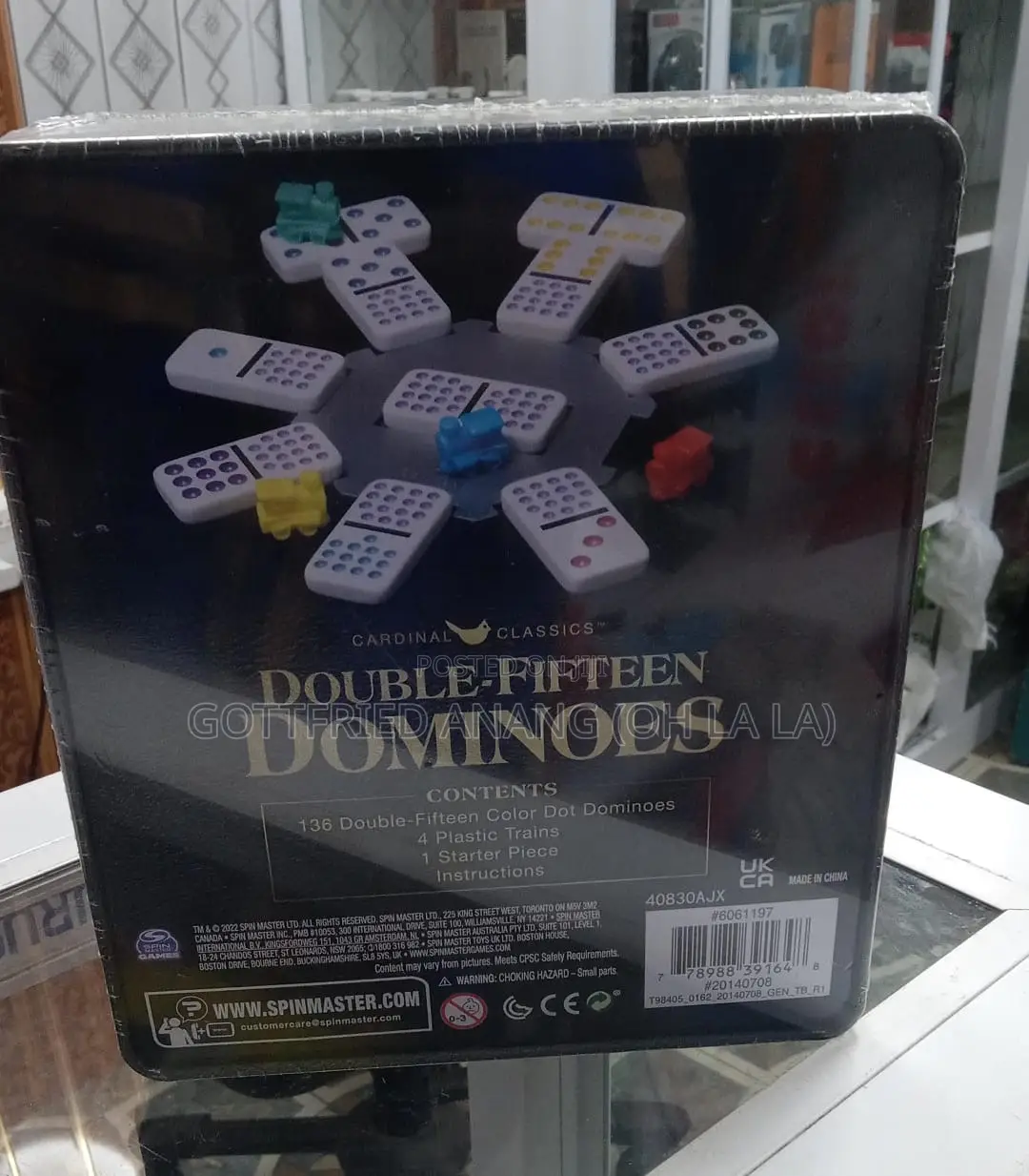 Cardinal Classics Double Fifteen Dominoes Set