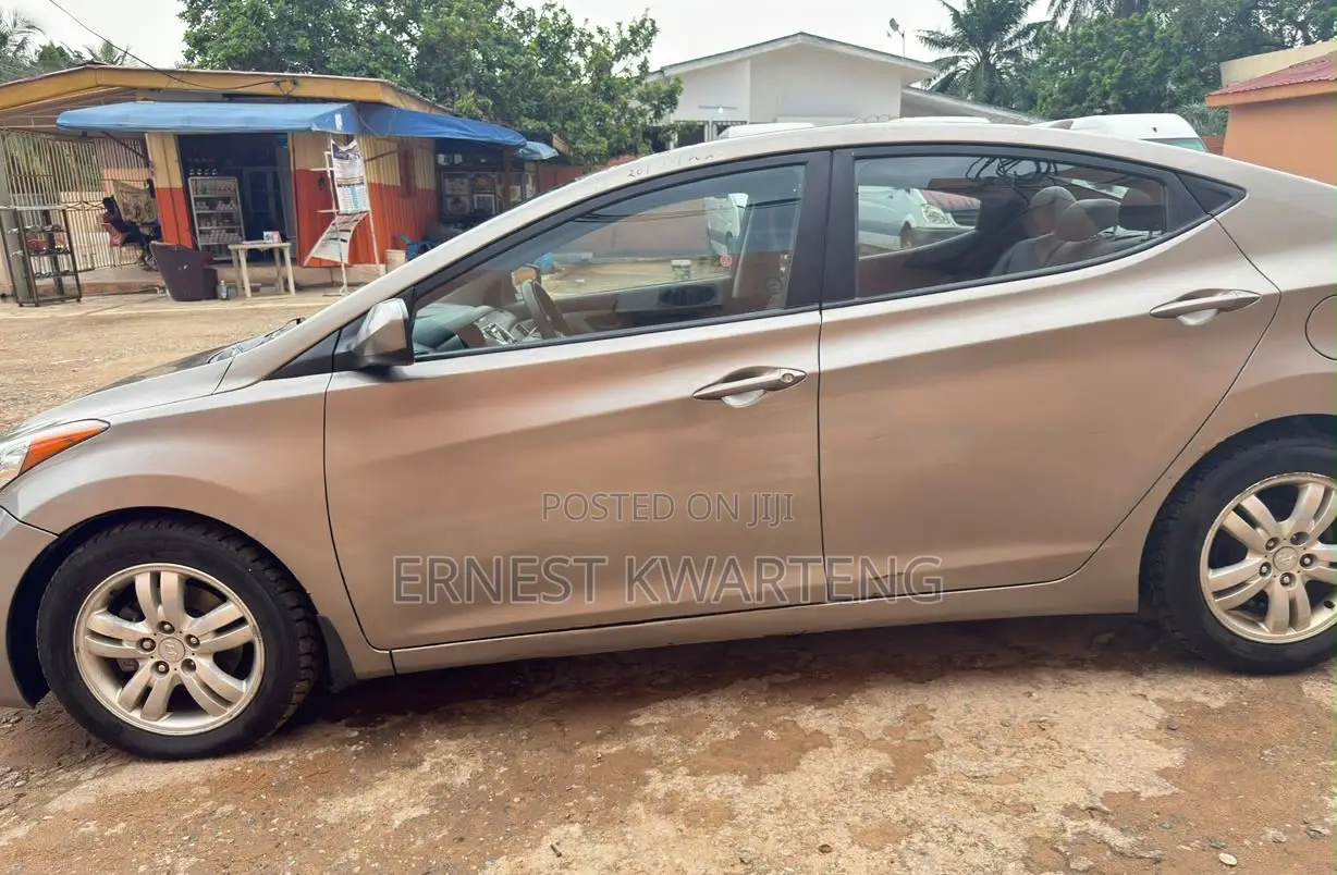 Hyundai Elantra 2013 Silver
