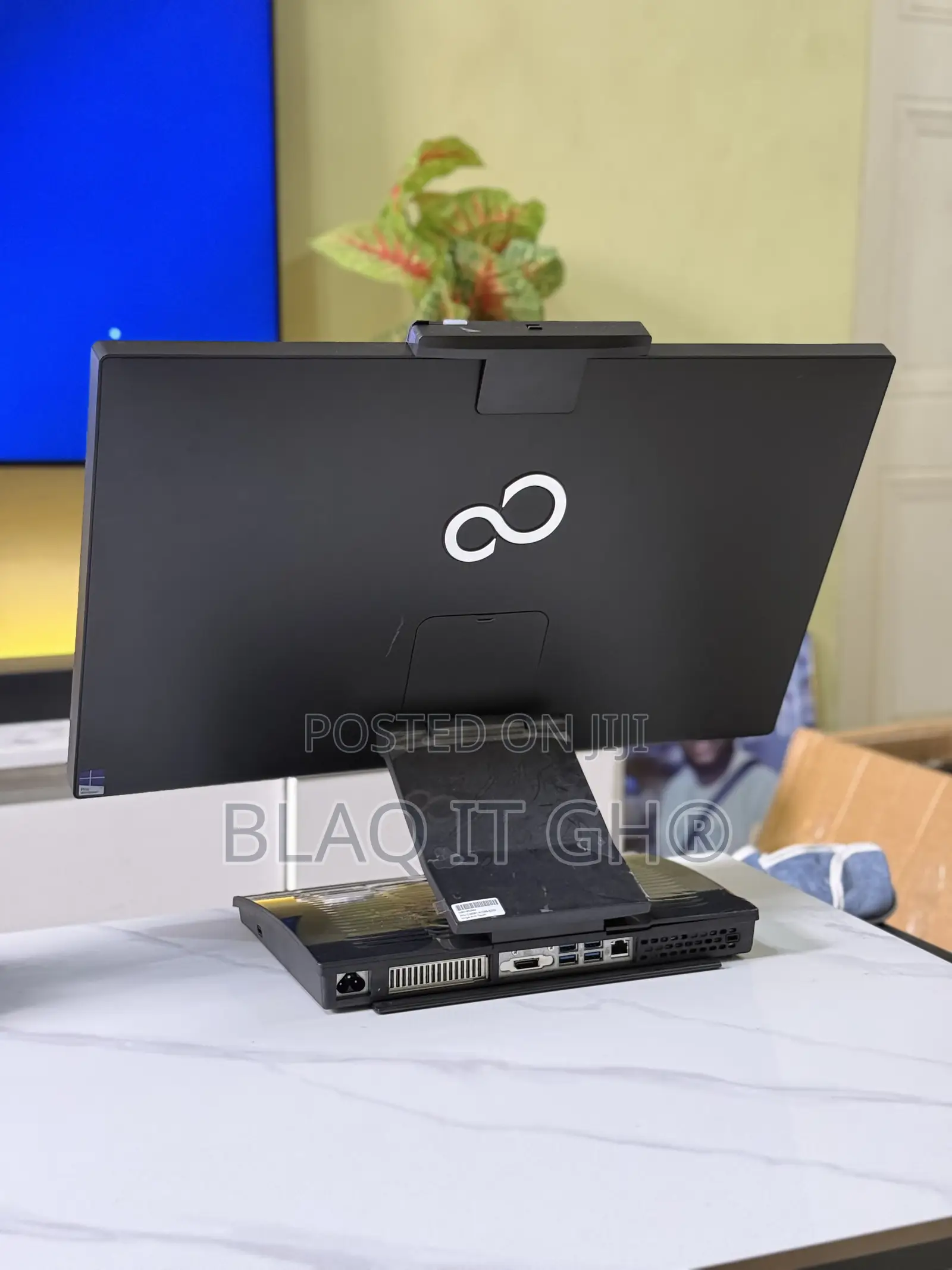 Desktop Computer Fujitsu 8GB Intel Core i5 SSD 256GB