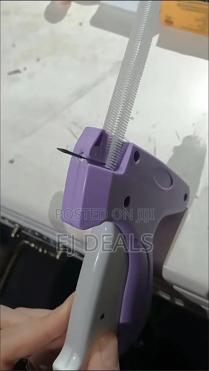 Tagging Gun With Needle and Tag Pins for Cloth