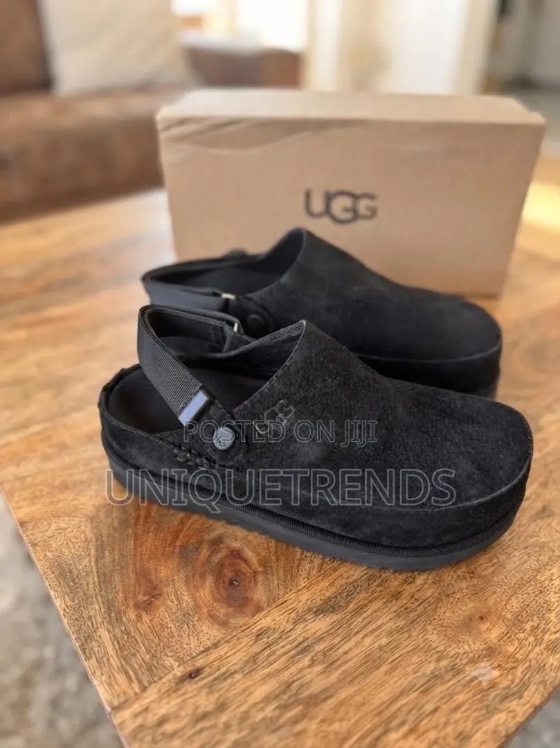 Original UGG Goldencoast Clog Slip-Ons (Black)
