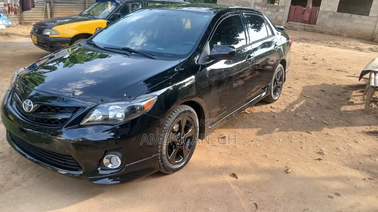 Toyota Corolla 2013 Black
