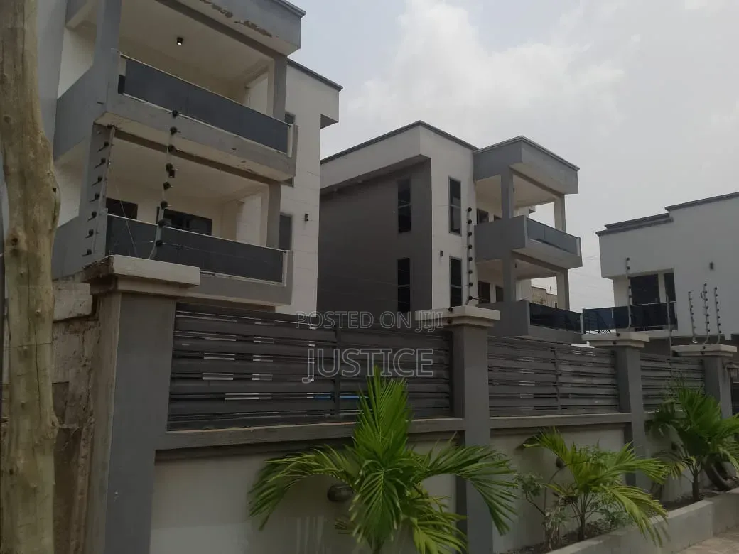 2bdrm Apartment in Adenta, Housing Down for rent