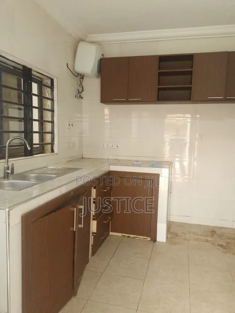 2bdrm Apartment in Adenta, Housing Down for rent