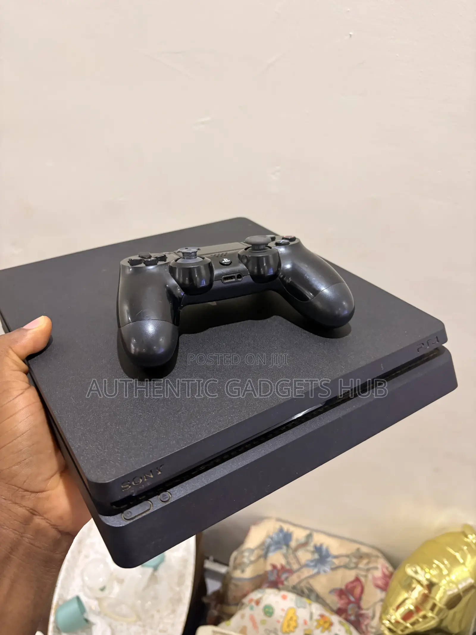 PlayStation 4 Slim (PS4 Slim)