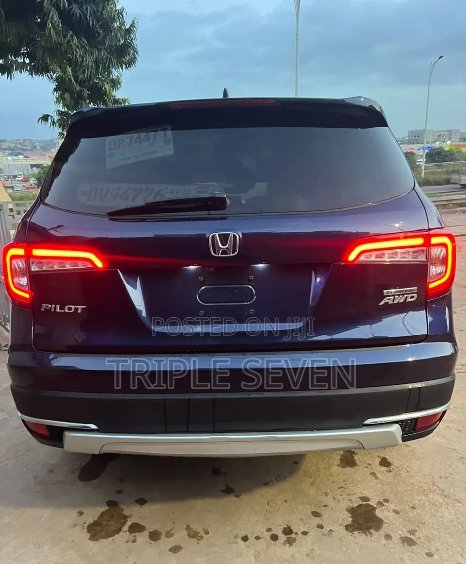 Honda Pilot Touring 8 Passenger AWD 2020 Blue
