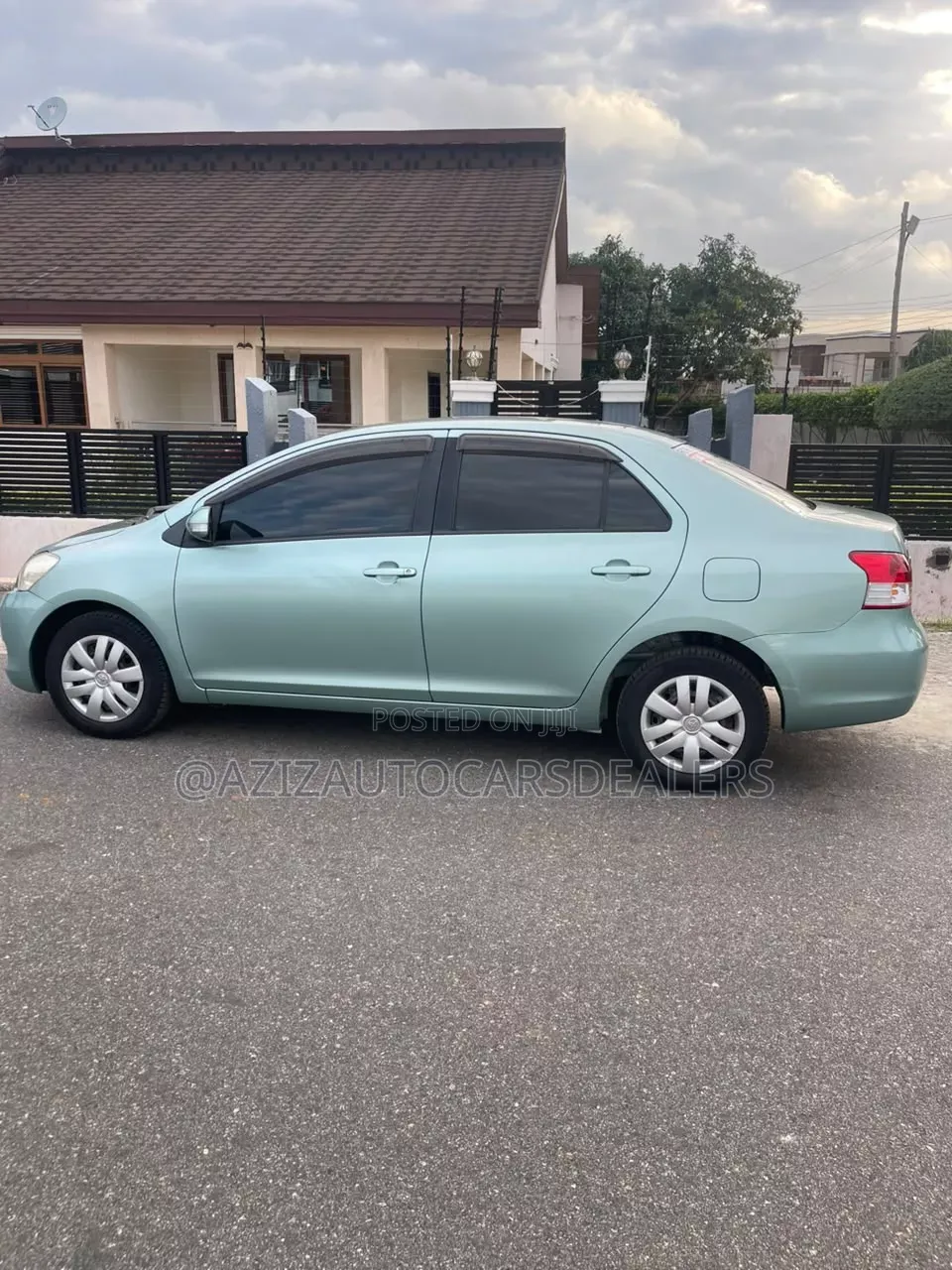 Toyota Belta 2010 Green