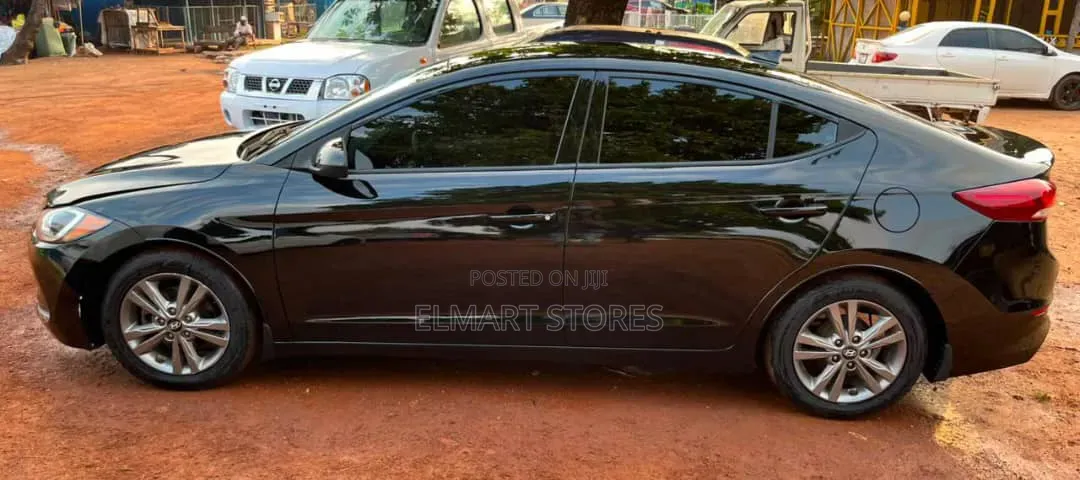Hyundai Elantra 2017 Black