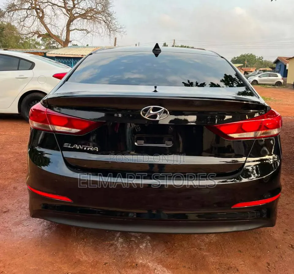 Hyundai Elantra 2017 Black