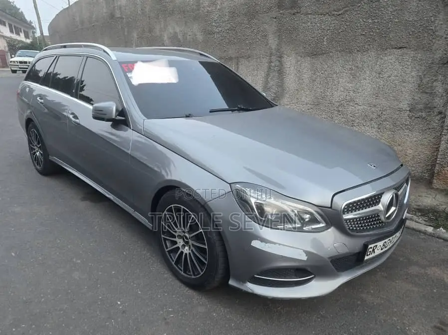 Mercedes-Benz E220 2013 Silver