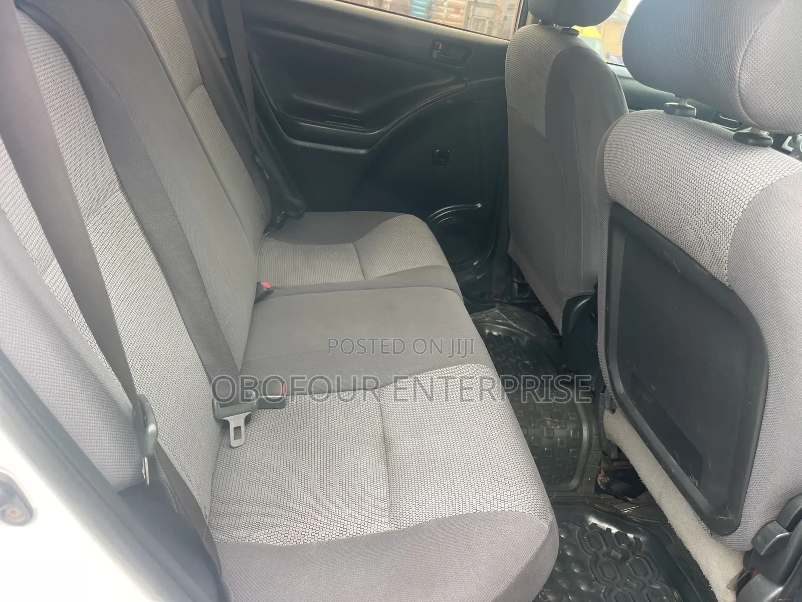 Pontiac Vibe AWD 2006 White