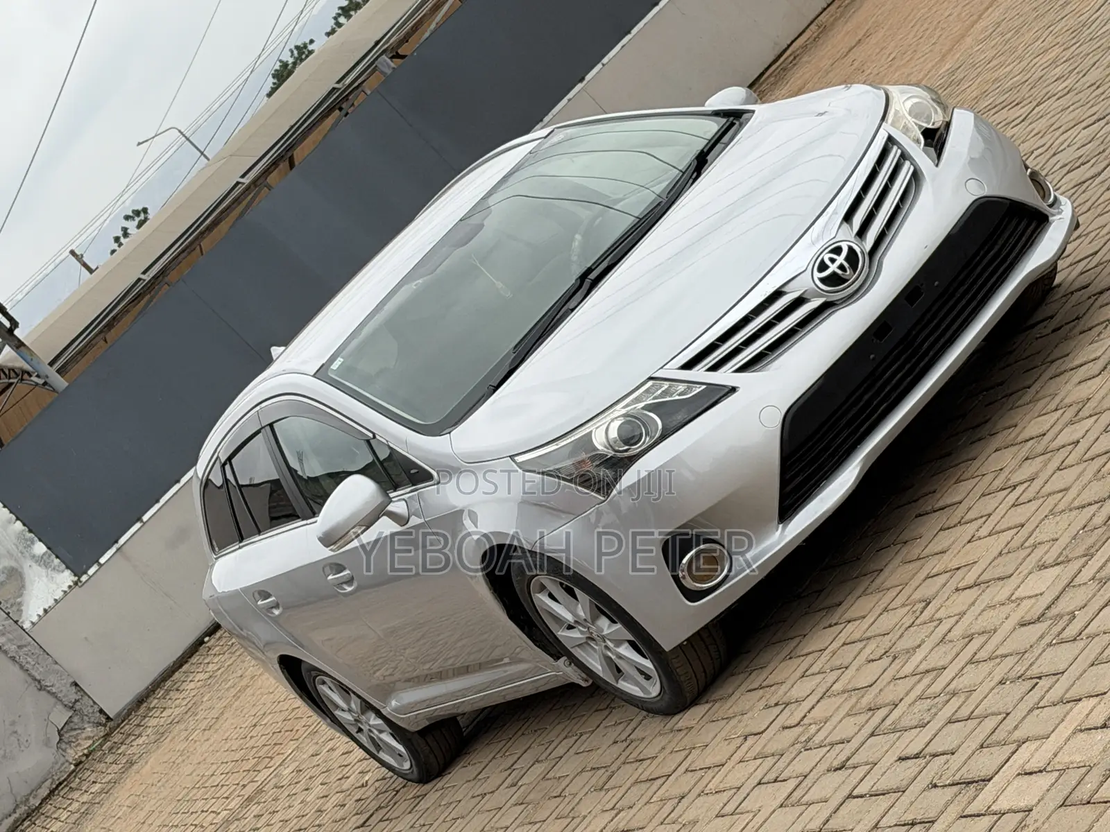 Toyota Avensis 2013 Silver