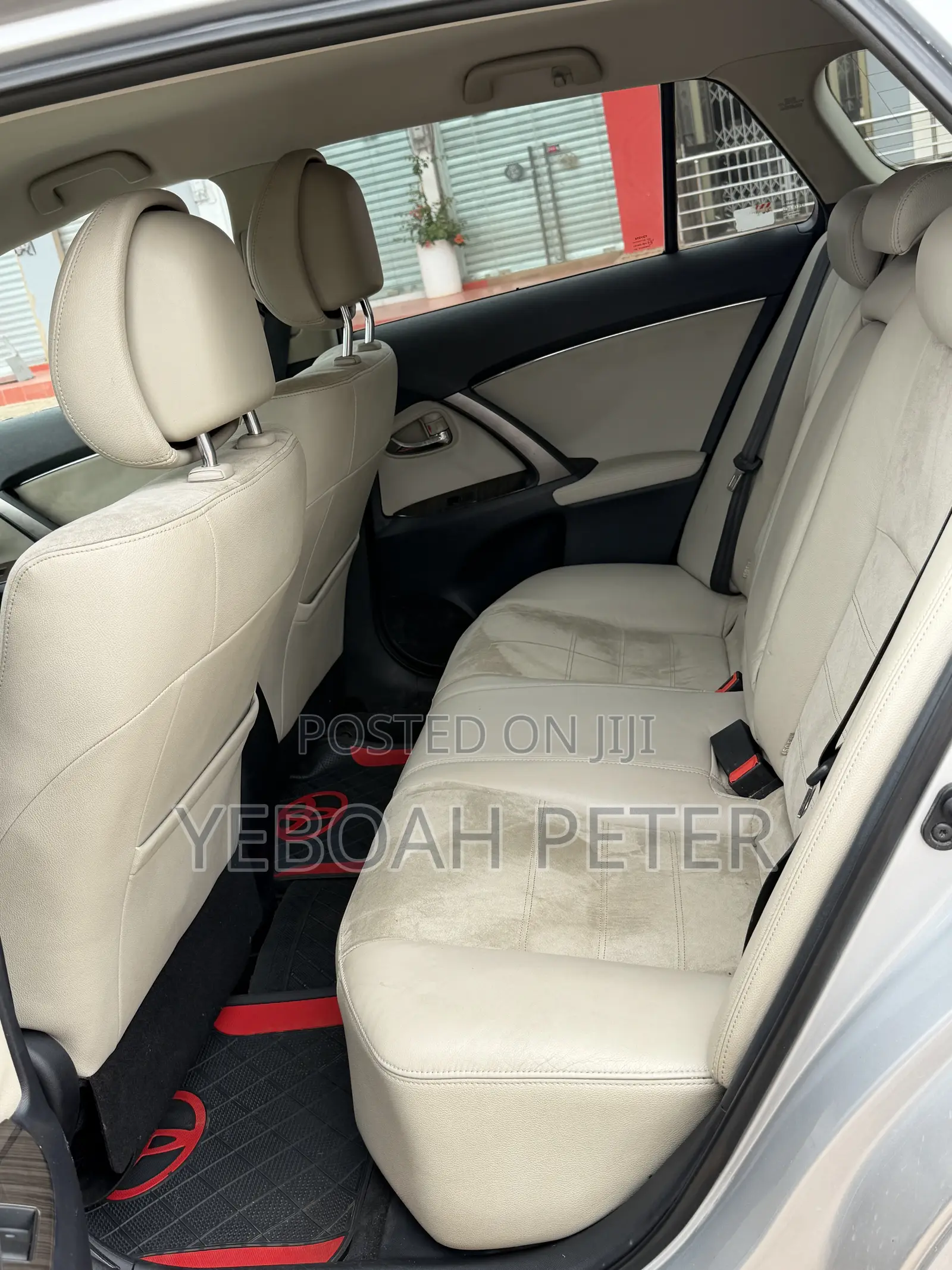 Toyota Avensis 2013 Silver