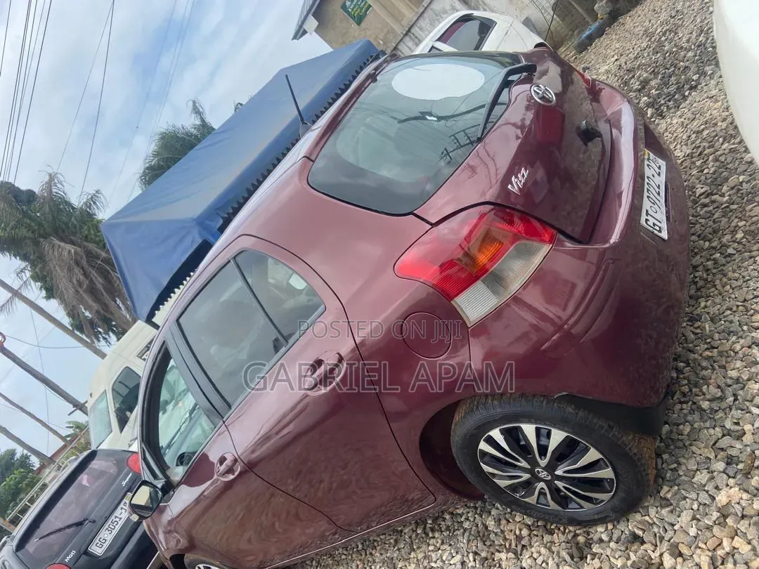 Toyota Vitz 2010 Brown