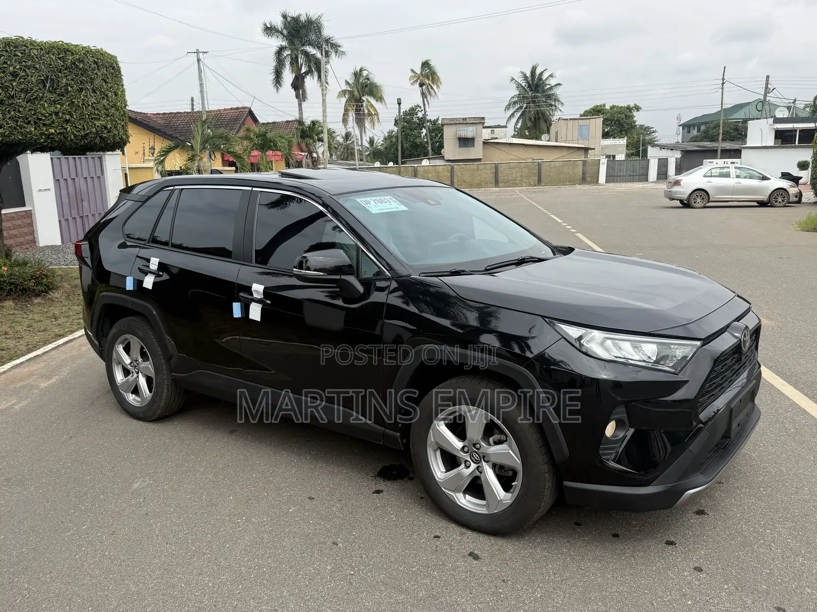 Toyota RAV4 XLE FWD 2023 Black