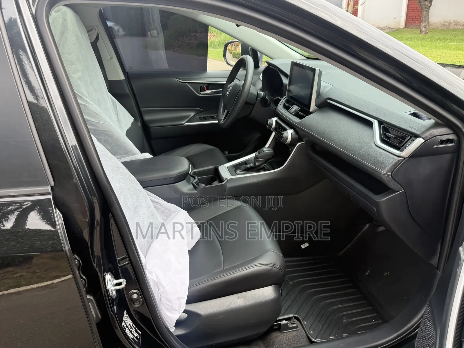 Toyota RAV4 XLE FWD 2023 Black