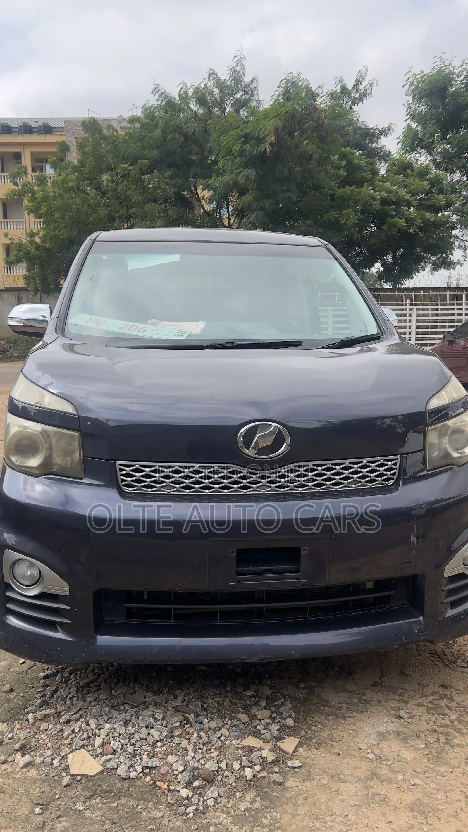 Toyota Voxy V 2WD 8-Seater 2011 Blue
