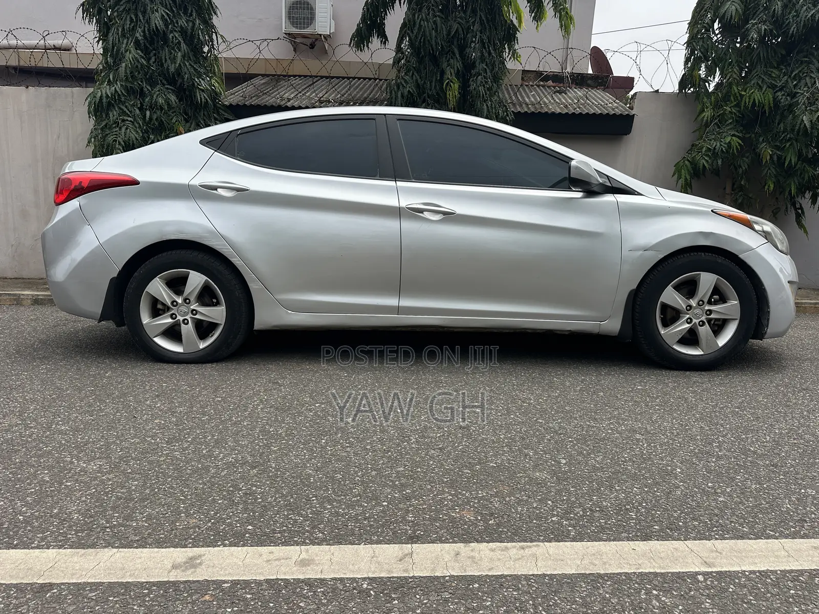 Hyundai Elantra GLS Sedan FWD (1.8L 4cyl 6A) 2013 Silver