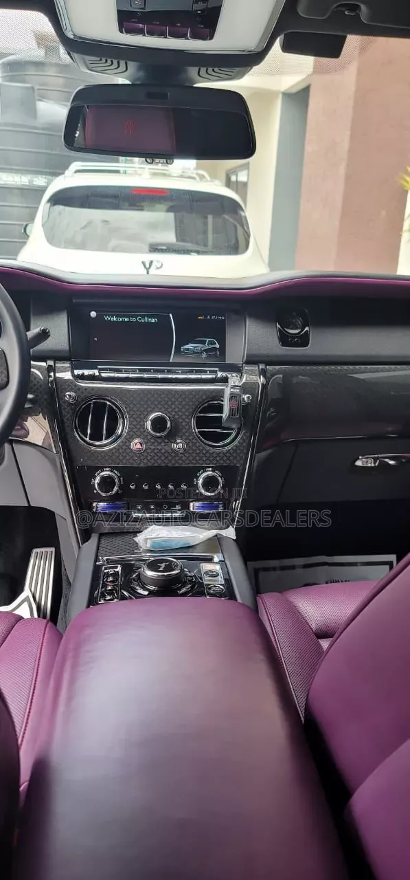 Rolls-Royce Cullinan Black Badge 2024 Black